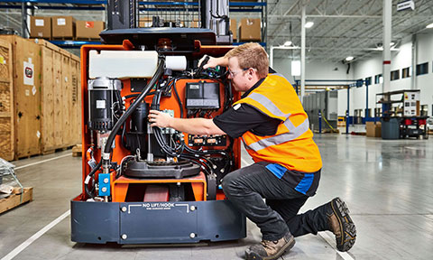 Forklift battery choice: lithium battery or lead-acid battery?